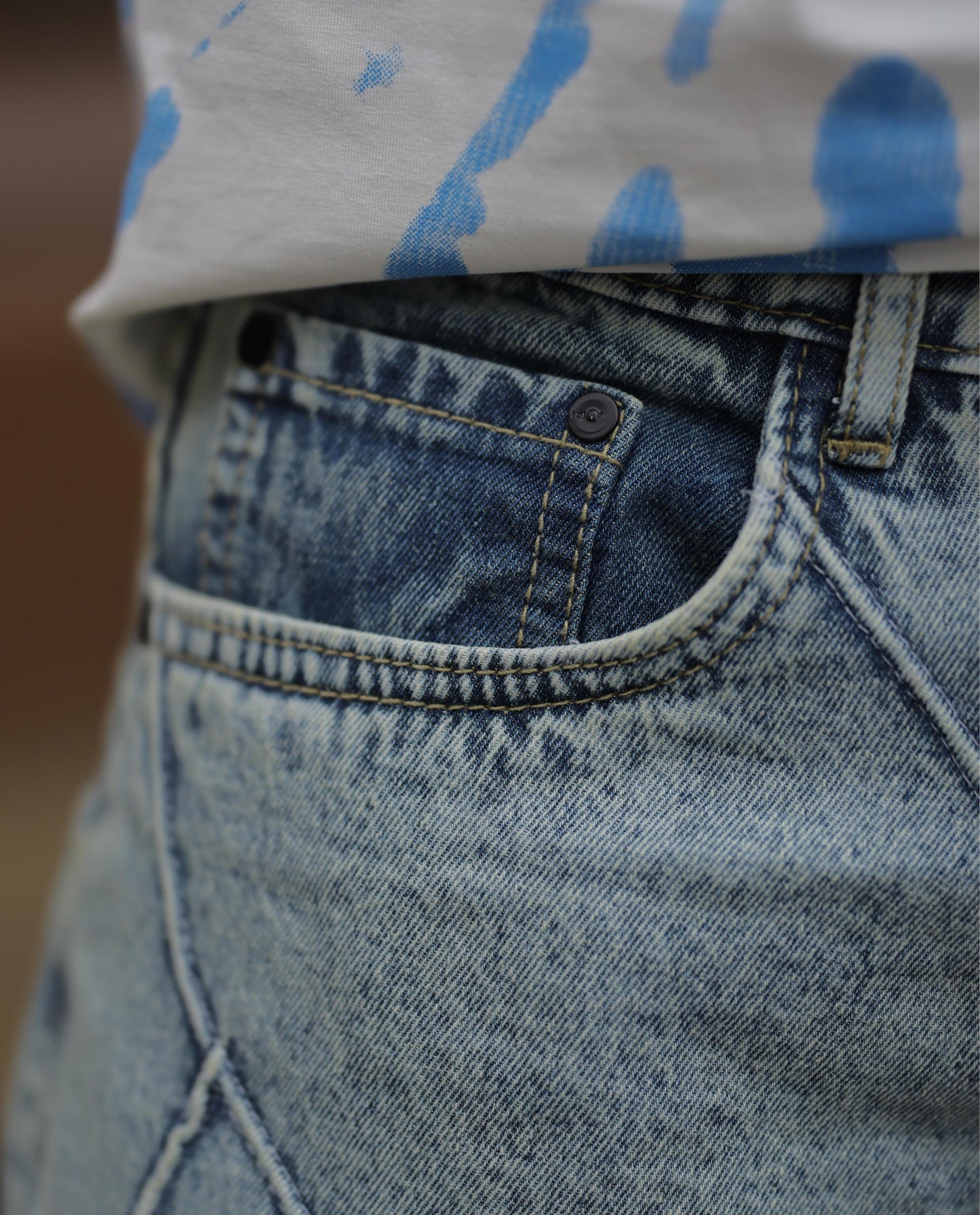 loose fit jeans