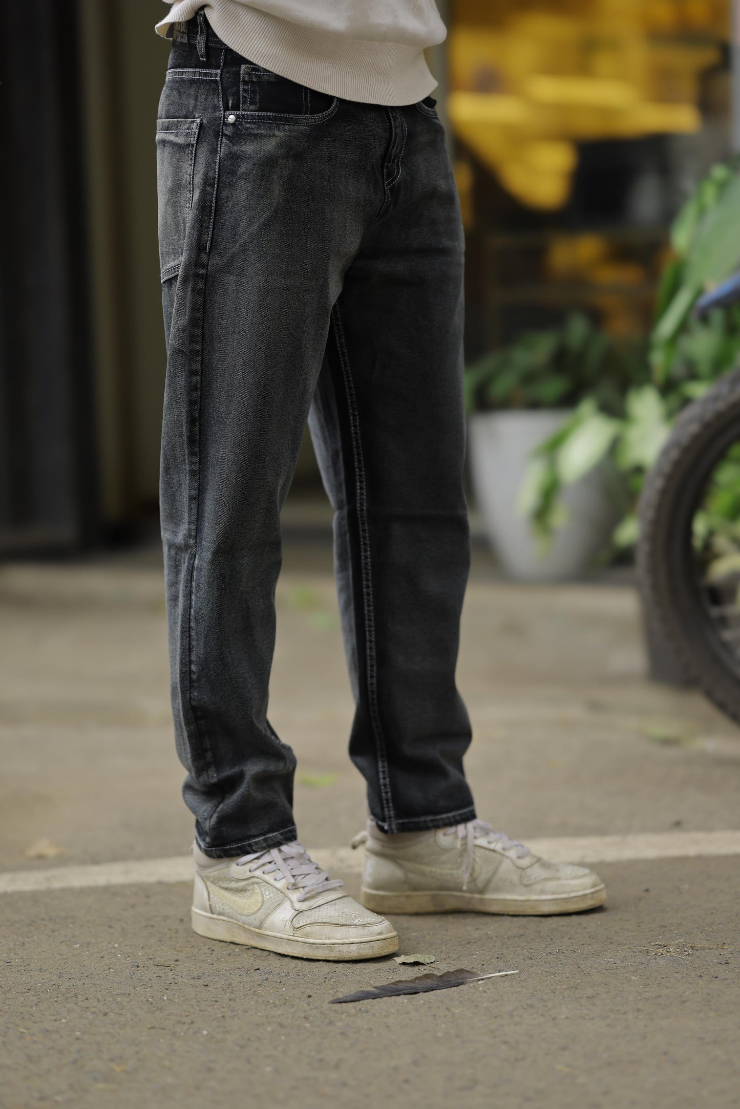 Loose Fit  Jeans
