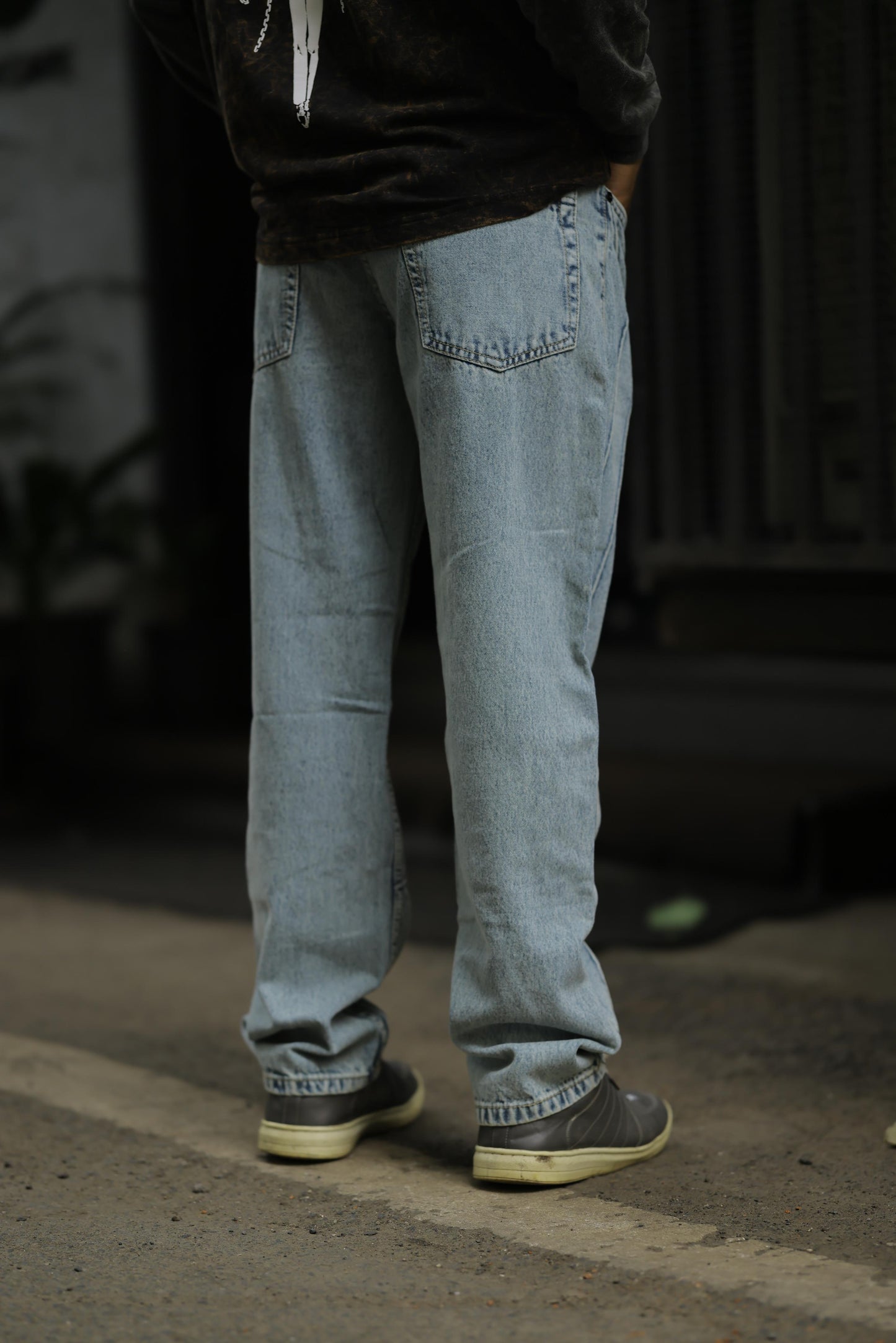 loose fit jeans
