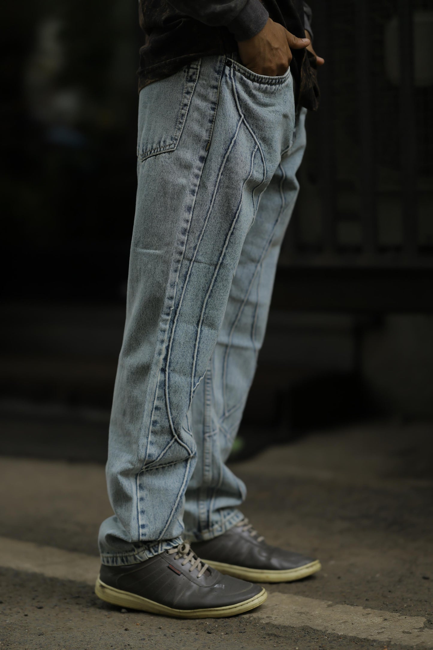 loose fit jeans