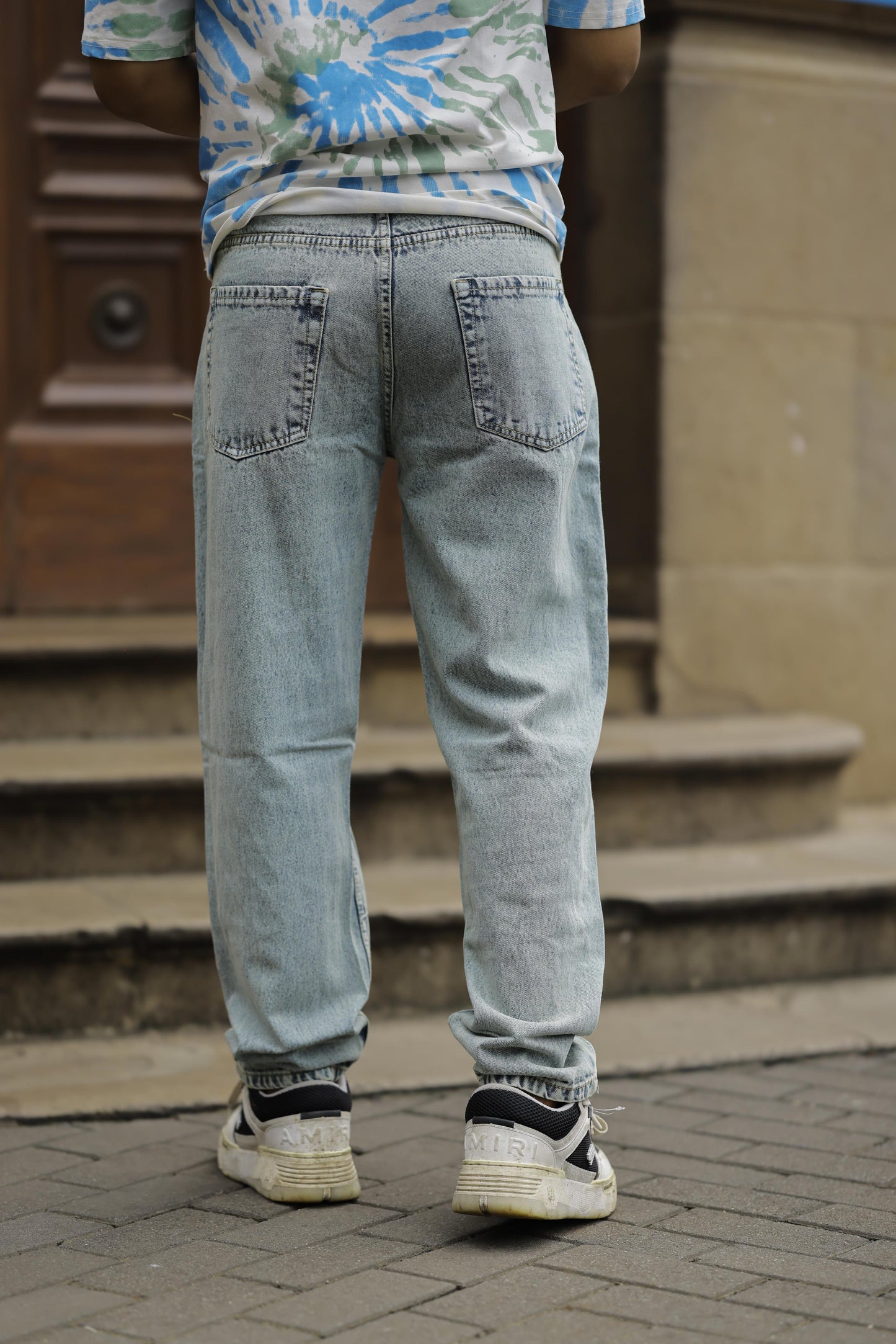 loose fit jeans
